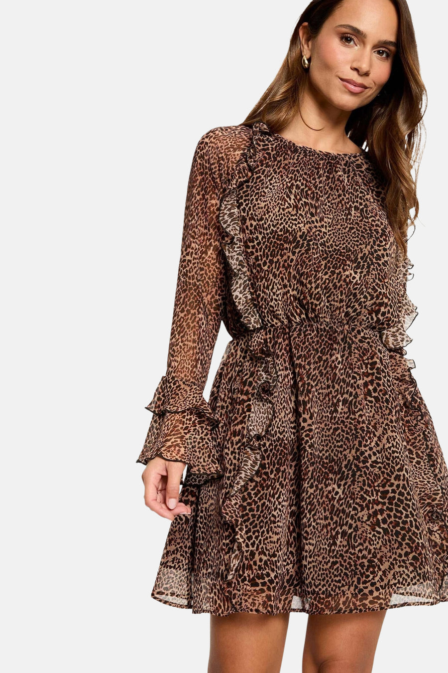 Damesjurk met luipaardprint en ruches.