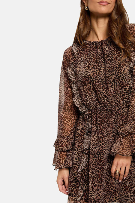 Luipaardprint jurk met ruches.