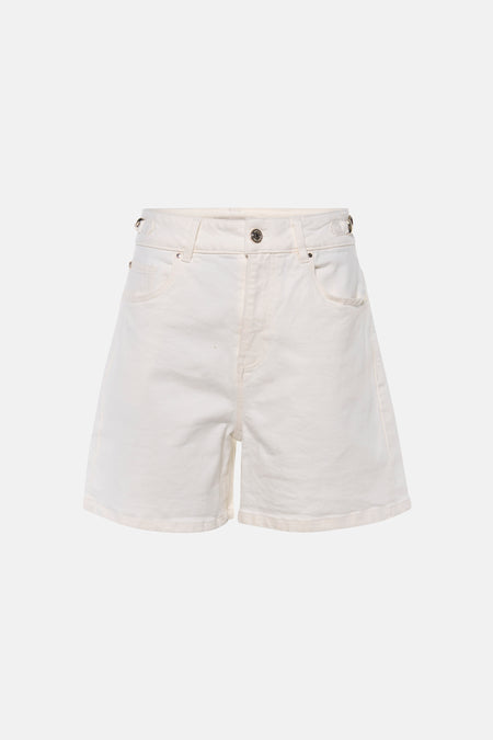 Short en jean blanc taille haute de Morgan De Toi avec fermeture à boutons et détails métalliques sur le côté.