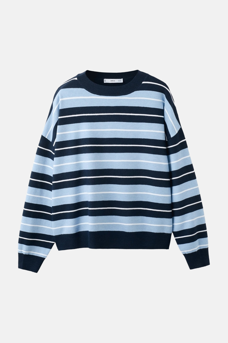 Pull multicolore à col rond de MANGO, avec des rayures horizontales bleues, bleu marine et blanches.