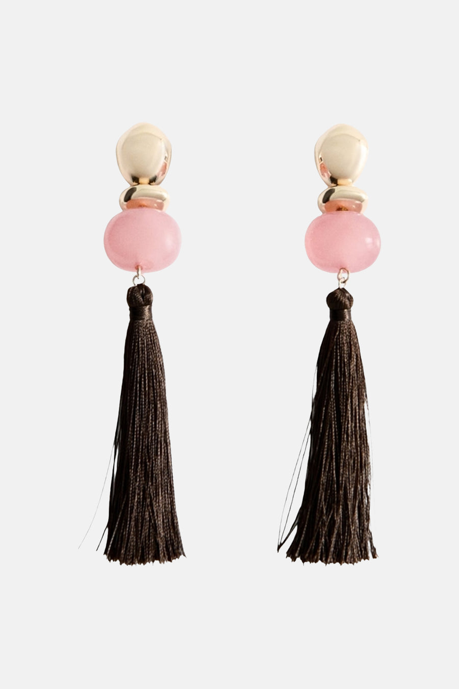 Boucles d'oreilles multicolores de MANGO, avec détails dorés, perles roses et pompons noirs.
