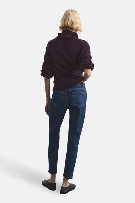 Mom jeans van donkerblauw denim van MANGO, met strakke pijpen en een hoge taille.