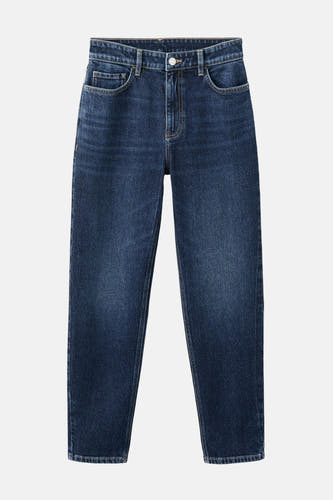 Jean mom en denim bleu marine de MANGO, avec poches et une jambe droite.