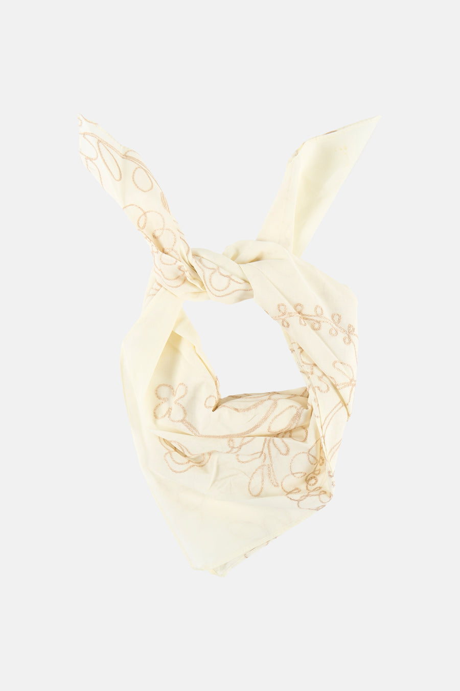 Écharpe d'été de couleur crème de MANGO avec de fins motifs floraux et des volutes brodés.