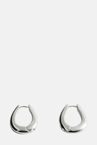 Boucles d'oreilles en argent de MANGO, avec une forme lisse et arrondie et un subtil éclat.