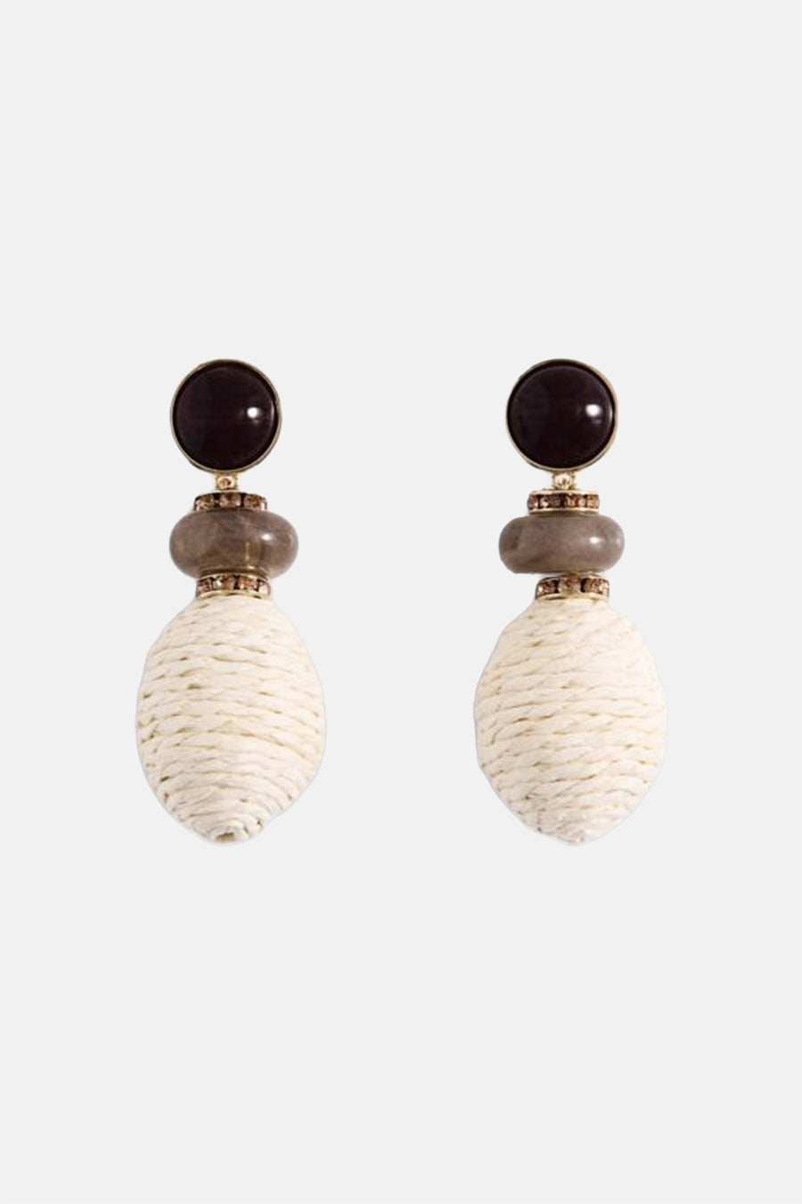 Boucles d'oreilles multicolores de MANGO, avec texture tissée, perles colorées et détails dorés.