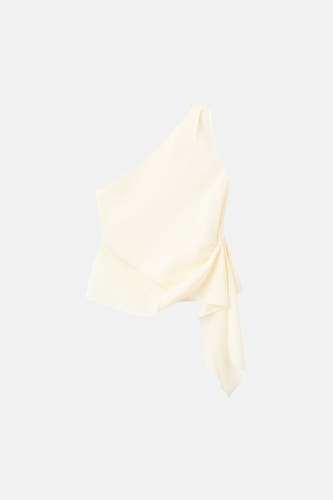 Chemisier blanc asymétrique à une épaule de MANGO avec plis en soie.