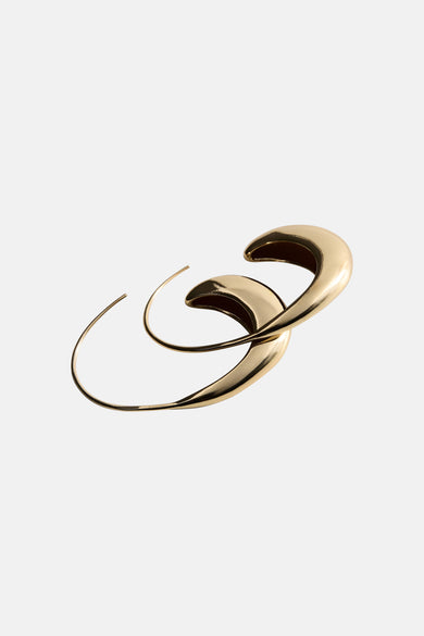 Boucles d'oreilles dorées brillantes de MANGO, épaisses et superposées.