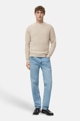 Gilet beige avec col rond de MANGO, en texture côtelée.