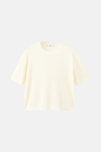 T-shirt écru avec col rond de MANGO, couleur unie et manches courtes.
