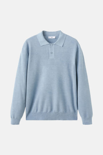 T-shirt bleu de MANGO, avec des manches longues et une texture lisse.
