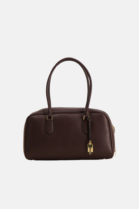 Sac à bandoulière marron de MANGO, avec poignées courtes et détails dorés.