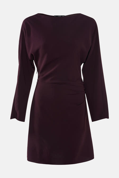 T-shirt Bordeaux à longues manches de MANGO, avec un détail drapé sur la jupe.