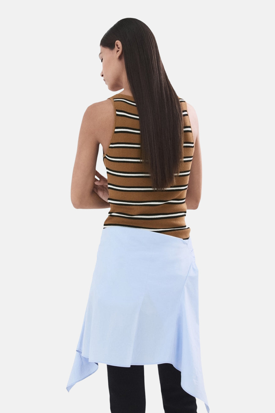 Débardeur multicolore de MANGO à rayures marron, noires et blanches, vu de dos.