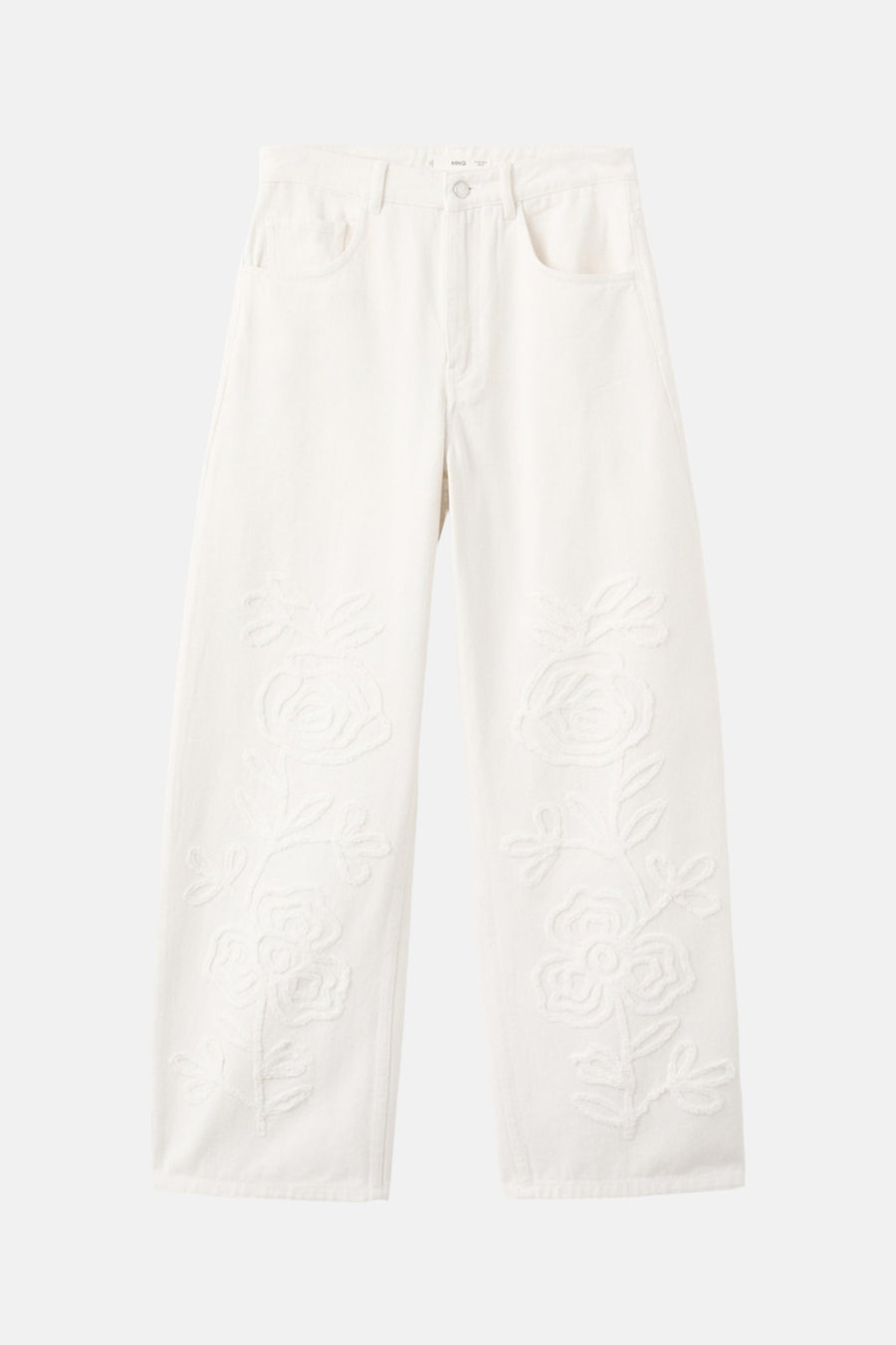 Jean en denim écru de MANGO avec broderies florales ton sur ton et jambes larges.