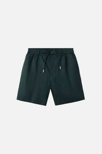 Groene Bermuda's van MANGO met elastische tailleband en trekkoord, front view, lichte textuur