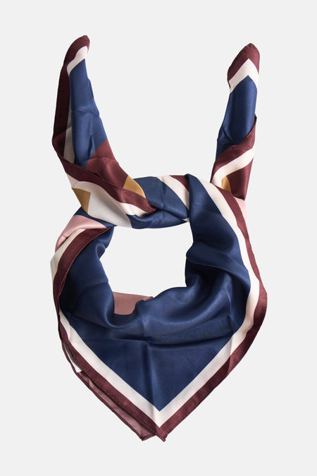 Écharpe multicolore de MANGO, avec un motif rayé et géométrique.