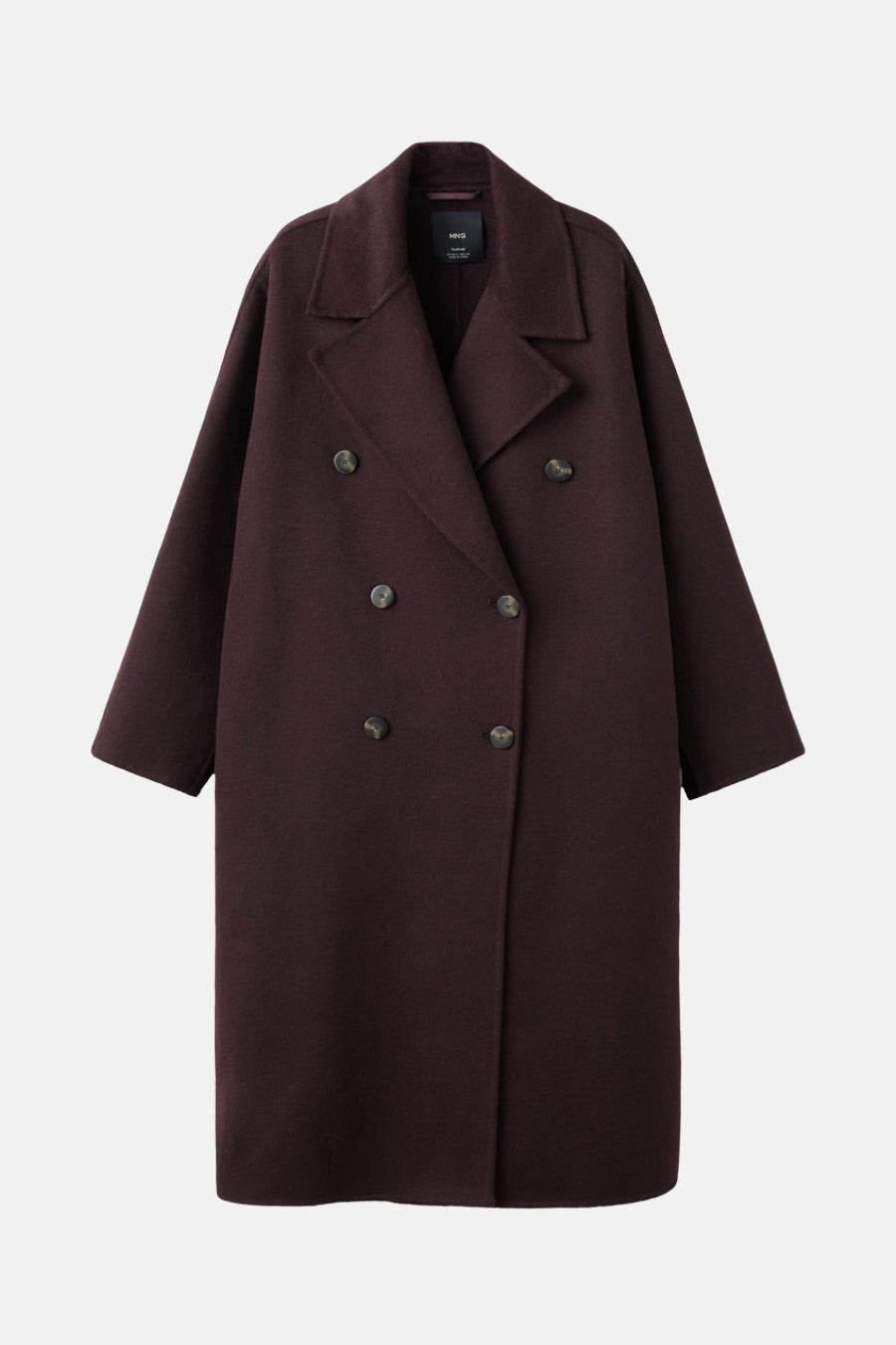 Manteau rouge long de MANGO, avec une double rangée de boutons et un col large.