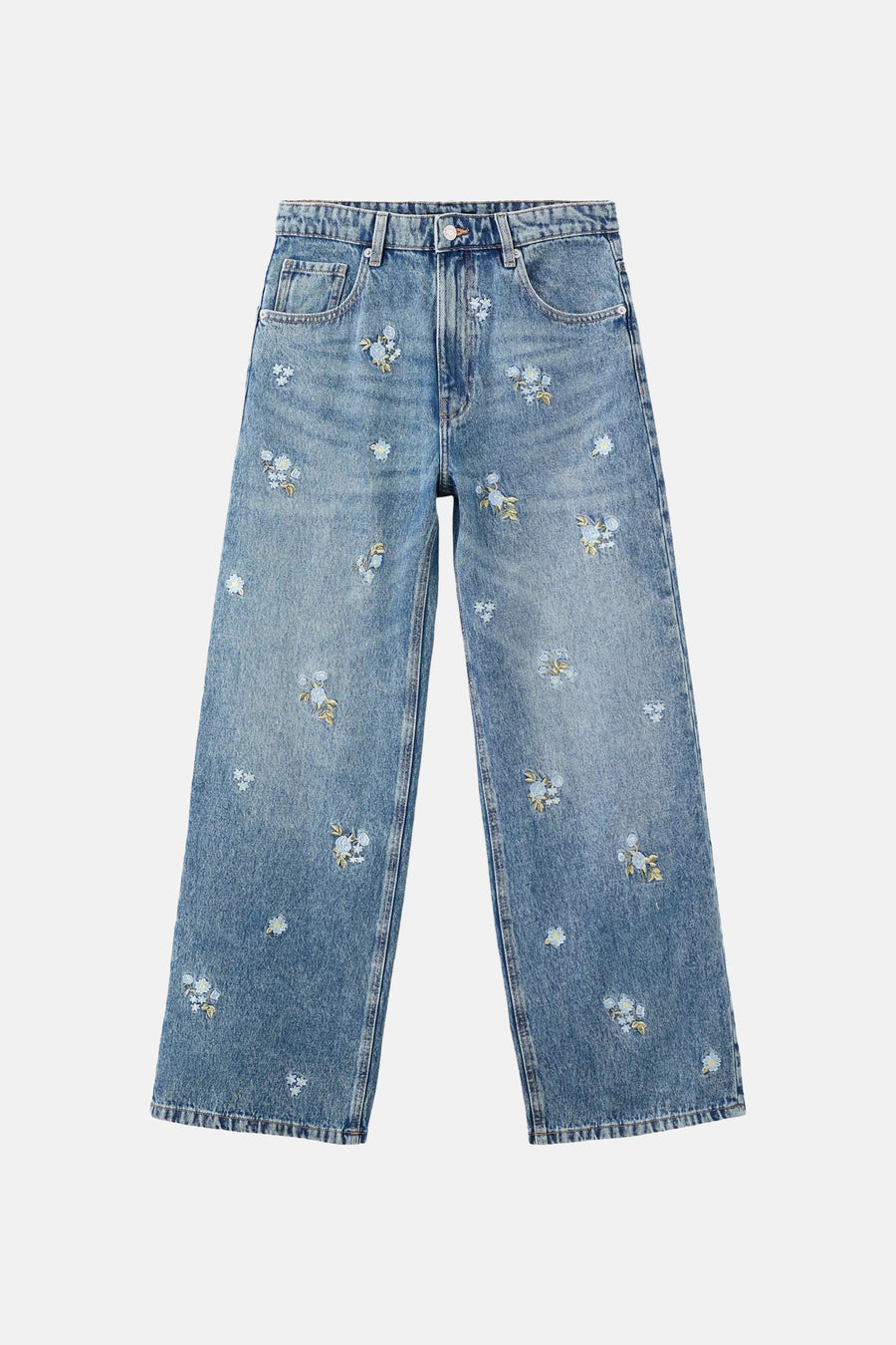 Jean droit en denim bleu moyen de MANGO avec des fleurs bleues brodées.