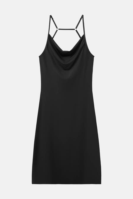 Zwart mouwloos kleedje van MANGO met kruisbandjes en diepe halslijn, gladde stof, front view