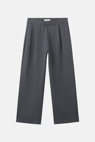 Short deau MANGOANGOANGO, large large large et et et et et et côt sur.