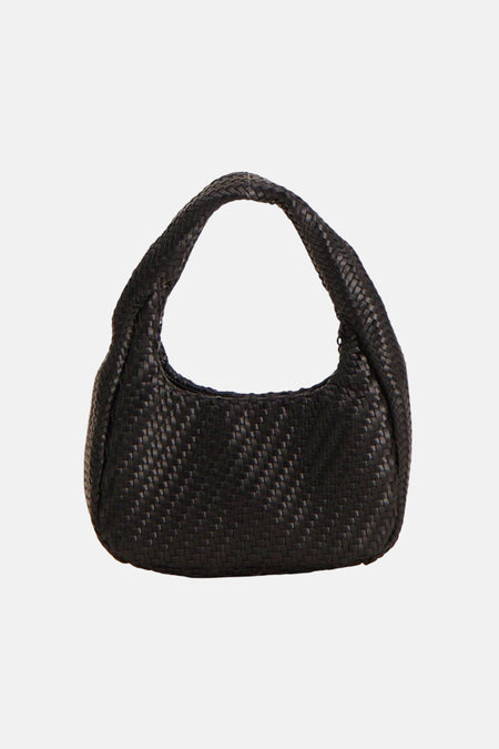 Sac à bandoulière noir de MANGO avec une texture tissée et une anse tressée.