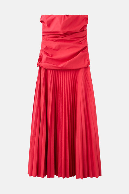 Robe rouge sans manches de MANGO avec un haut froncé et une jupe midi plissée.