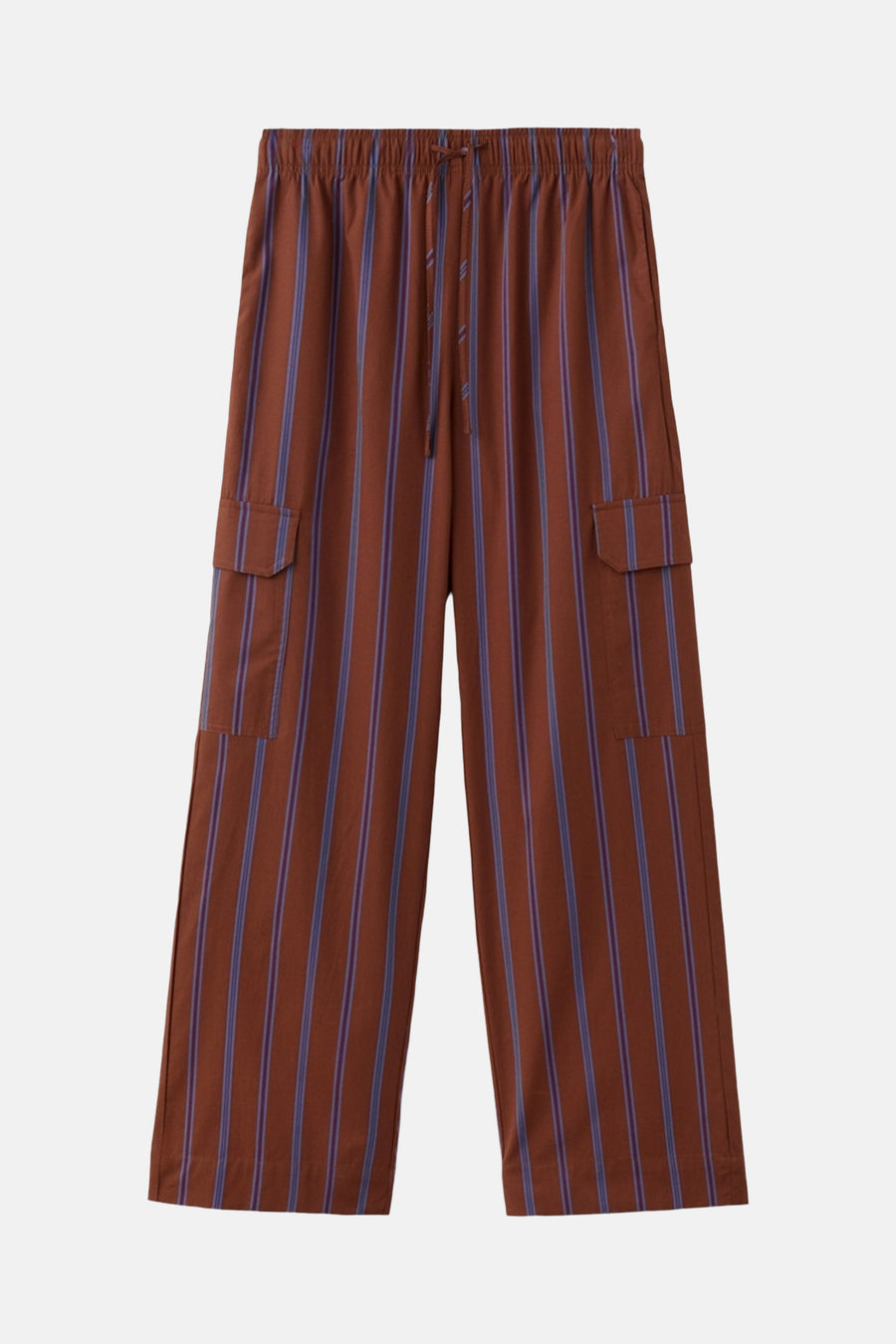 Pantalon marron de MANGO, avec des rayures bleues verticales et des poches cargo.