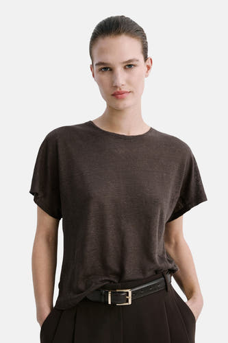 T-shirt chiné marron de MANGO à manches courtes, vue arrière d'un modèle ample.
