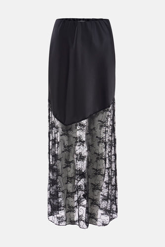 Zwarte rok met kanten details.