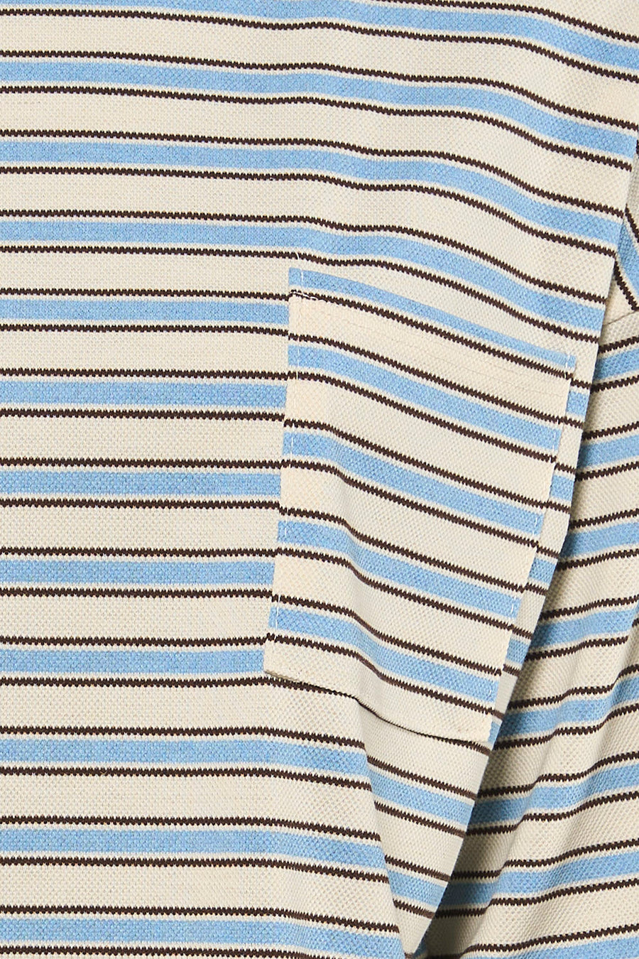 T-shirt bleu de Terra di Siena, avec un motif rayé et une poche poitrine plaquée.
