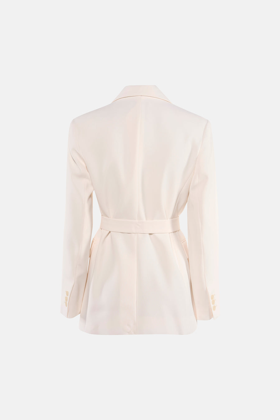 Blazer écru de MANGO, avec manches longues, col à revers et une ceinture de la même couleur.