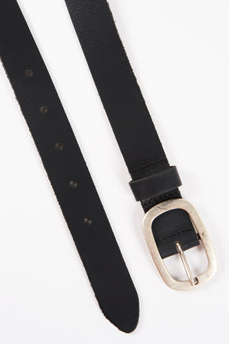Zwarte riem van Legend, met zilverkleurige gesp en gaatjes.