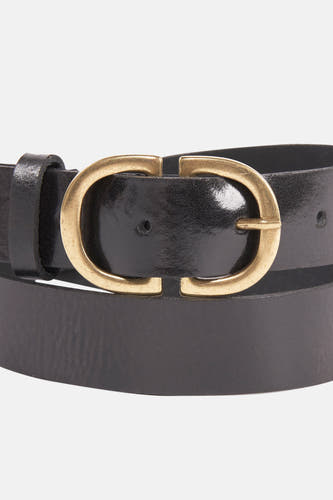 Ceinture noire de Legend avec une boucle d'or.