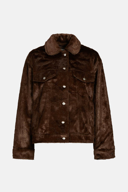 Manteau court brun de TOPSHOP, avec fermeture à boutons et poches poitrine.