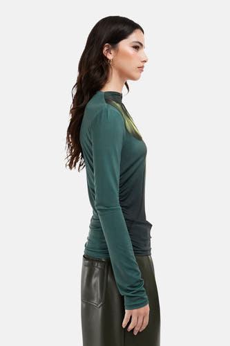 T-shirt vert avec manches longues de TOPSHOP, dans une teinte plus foncée et des détails plissés sur les côtés.