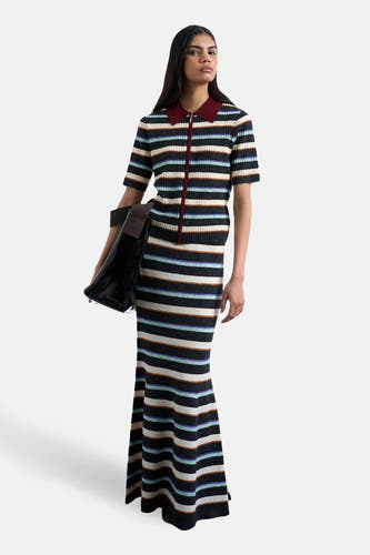 Polo multicolore à manches courtes de TOPSHOP, avec des rayures horizontales et une fermeture éclair rouge.