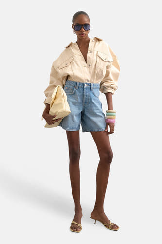 Short - light blue denim