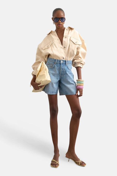 Short - light blue denim