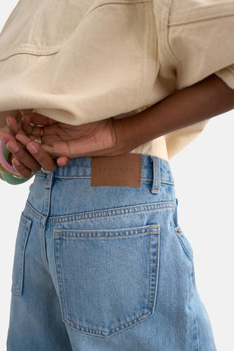 Short - light blue denim