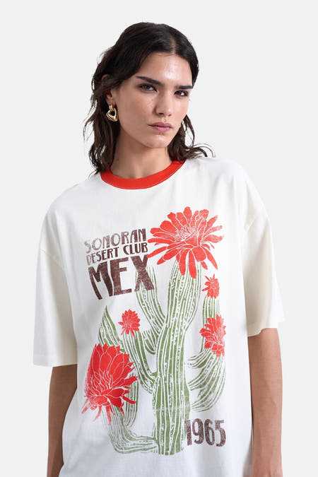 Ecru T-shirt met korte mouwen van TOPSHOP, met rode kraag en grafische cactusprint.

