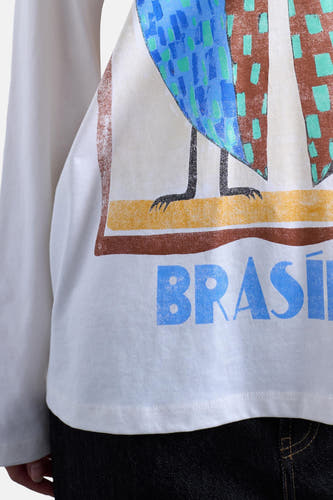 T-shirt blanc à manches longues TOPSHOP, avec un imprimé graphique d'un oiseau et le texte "BRASIL".