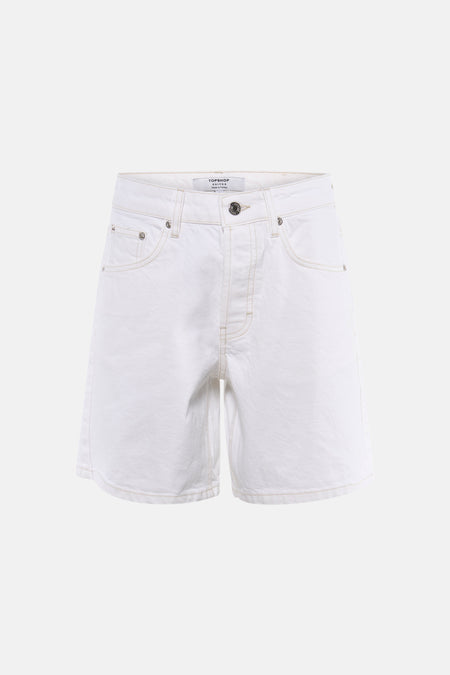 Short blanc TOPSHOP avec surpiqûres contrastées, fermeture à boutons et poches avant.