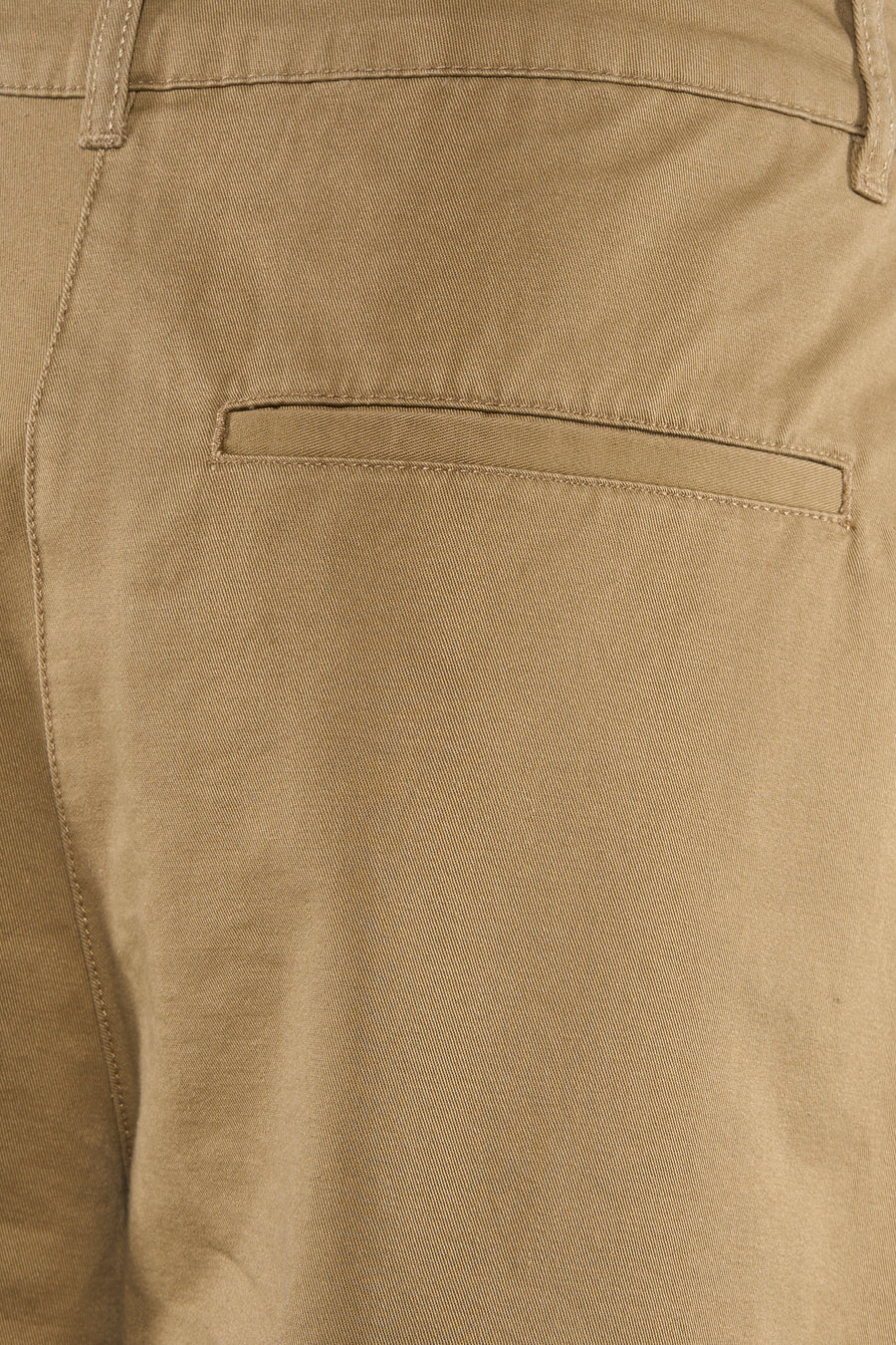 Short beige TOPSHOP avec poche passepoilée à l'arrière et structure côtelée diagonale.