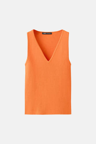 Oranje gebreide debardeur met V-hals van MANGO, gladde textuur, front view