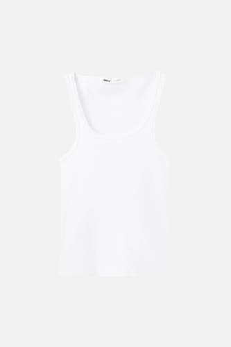 Witte tanktop van MANGO, eenvoudig ontwerp met ronde hals en gladde stof, front view