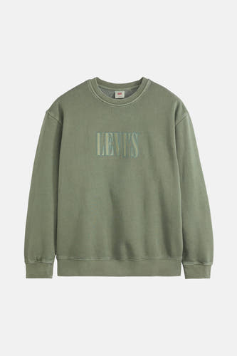 Sweater vert de Levi's avec des bordures côtelées et le nom de la marque sur la poitrine.