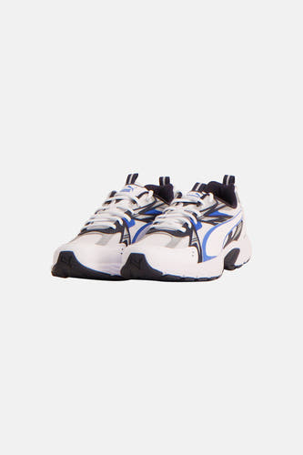 Baskets blanches Puma, avec des accents bleus et un look sportif, vues de dos.