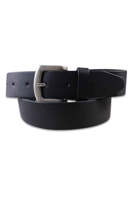 Ceinture noire de Petrol Industries, avec une boucle argentée et des coutures visibles.