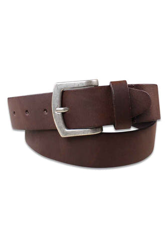 Ceinture brune de Petrol Industries® avec une boucle argentée et une lanière en cuir brune.